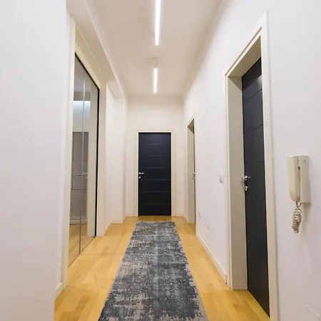 Center Luxury Landing *