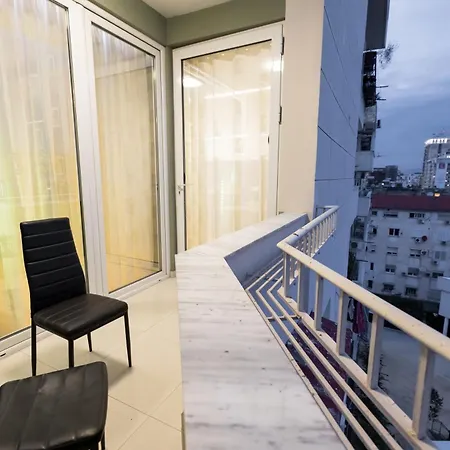 Center Luxury Landing Apartment Tirana