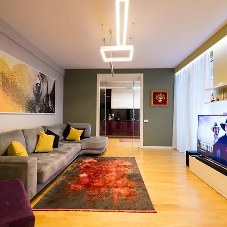 Center Luxury Landing Apartment *
