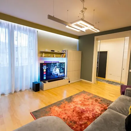 Center Luxury Landing