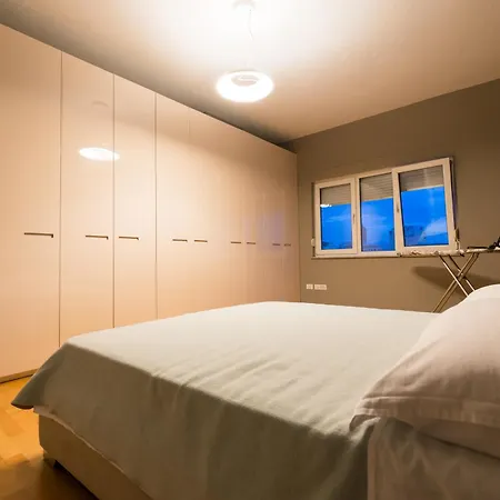 Center Luxury Landing Apartment *