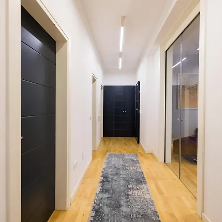 아파트 Center Luxury Landing