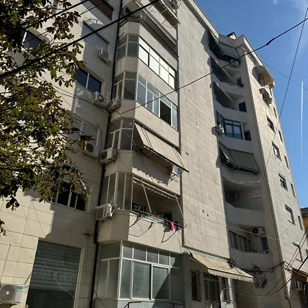 Center Luxury Landing