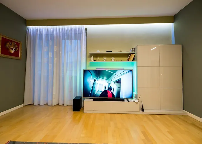 Center Luxury Landing ティラナ