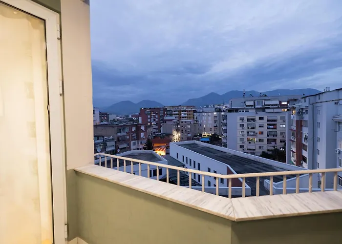 Apartment Center Luxury Landing *