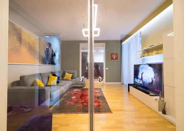 Center Luxury Landing Apartment