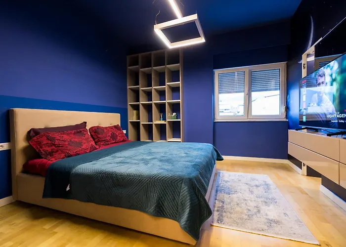 Center Luxury Landing Apartment *