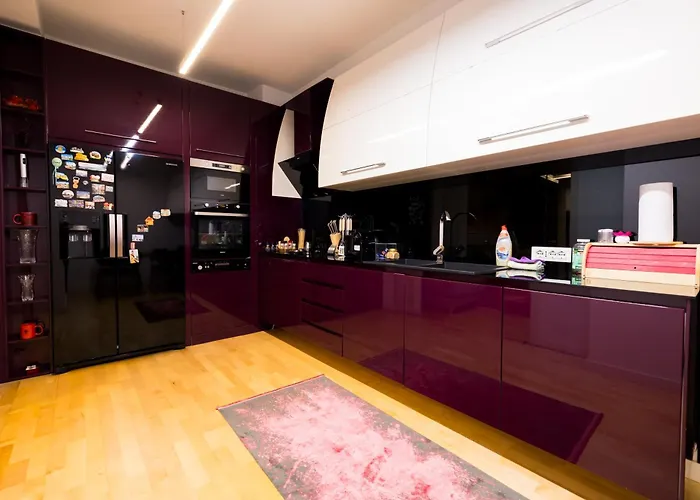 Center Luxury Landing * ティラナ