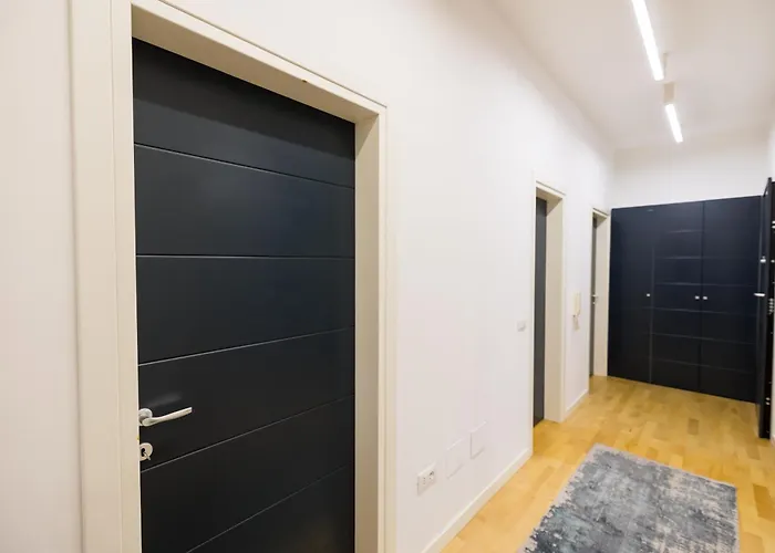 Center Luxury Landing Apartment