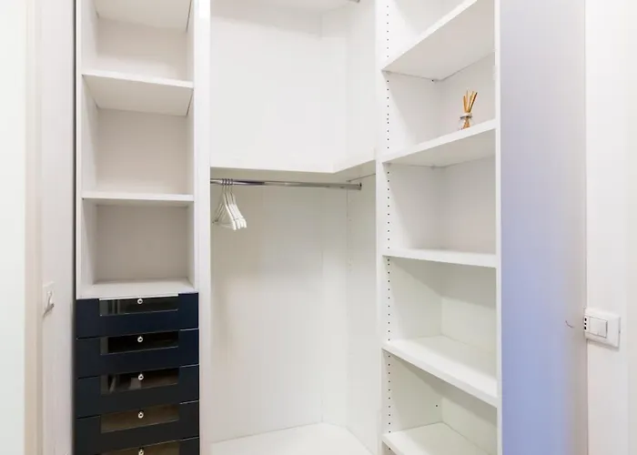 Center Luxury Landing ティラナ