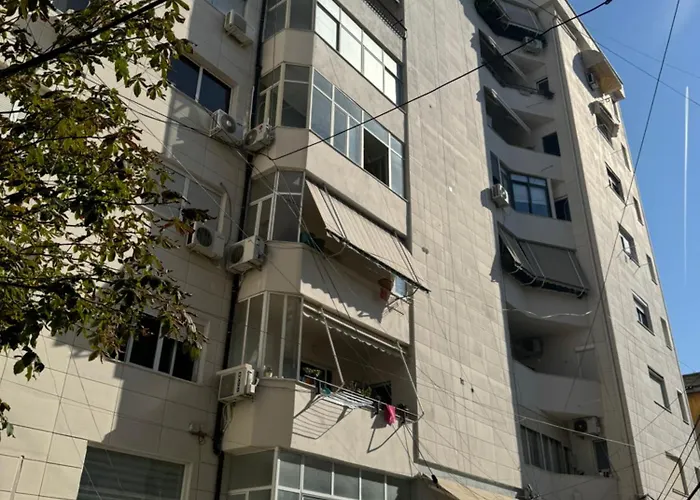 Center Luxury Landing